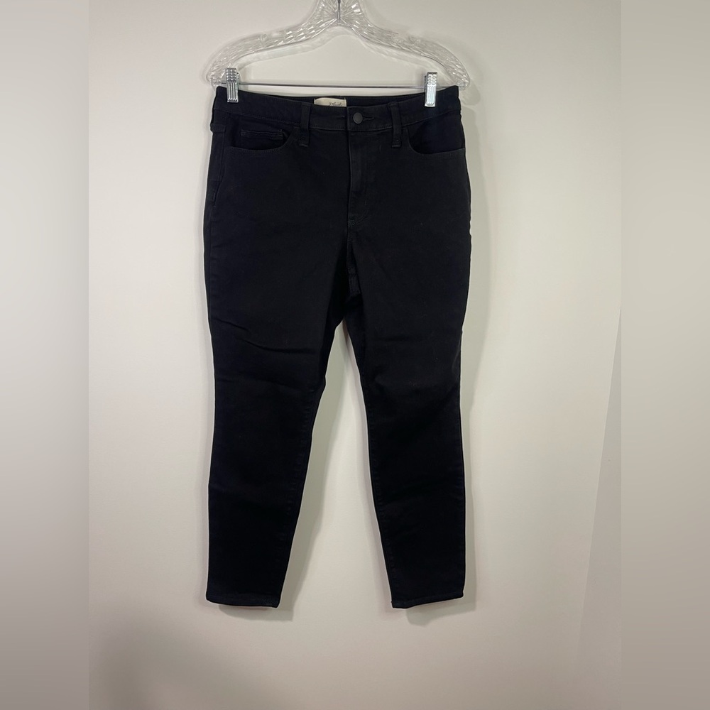 Universal‎ Thread  high rise skinny black jean.